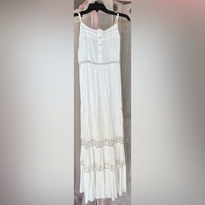 Forever 21 White Crinkled Lace-Trim Maxi Skirt
